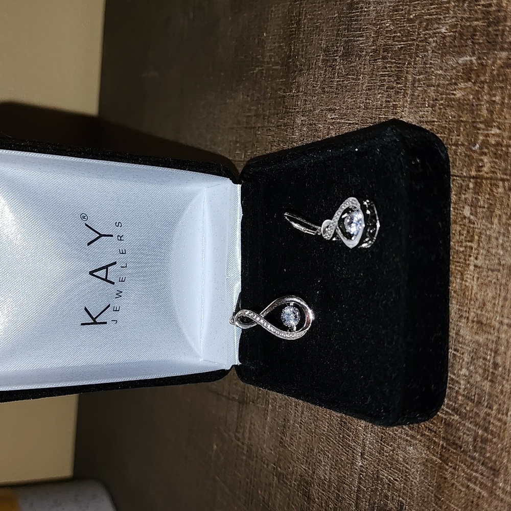 Forever beating heart earrings from Kays